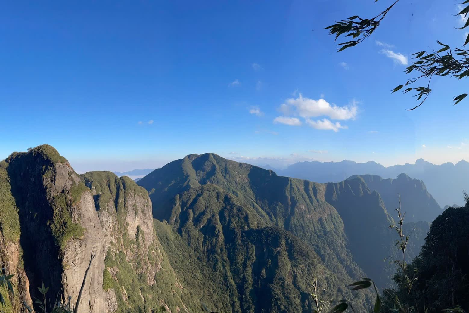 Những cung trekking đẹp nhất Việt Nam nên đi một lần