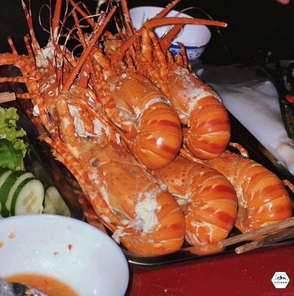 Bữa tối chất lượng ở đâu, bạn sẽ thưởng thức tôm hùm, cá nướng ...