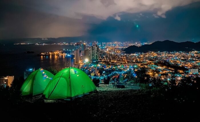 Một đêm cắm trại cực chiil ngắm thành phố tại Cô Tiên
