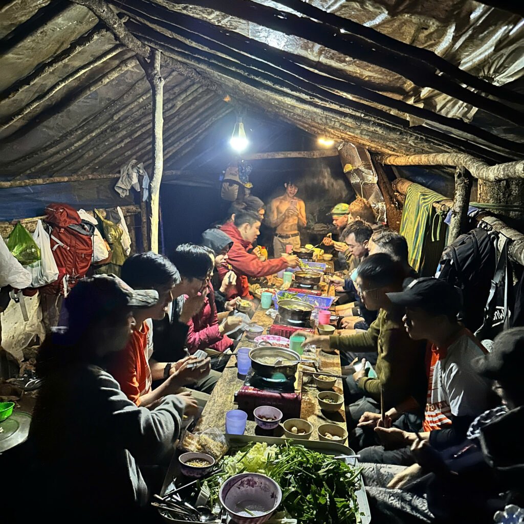 Lán Chư Mư ấm áp nhà Vietnam Discovery