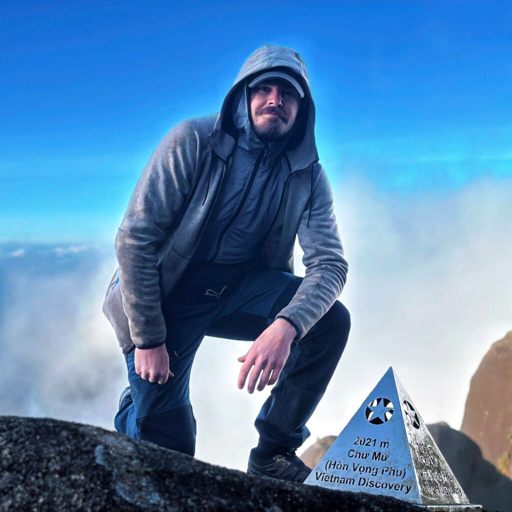 Đỉnh level 1 trên Chư Mư