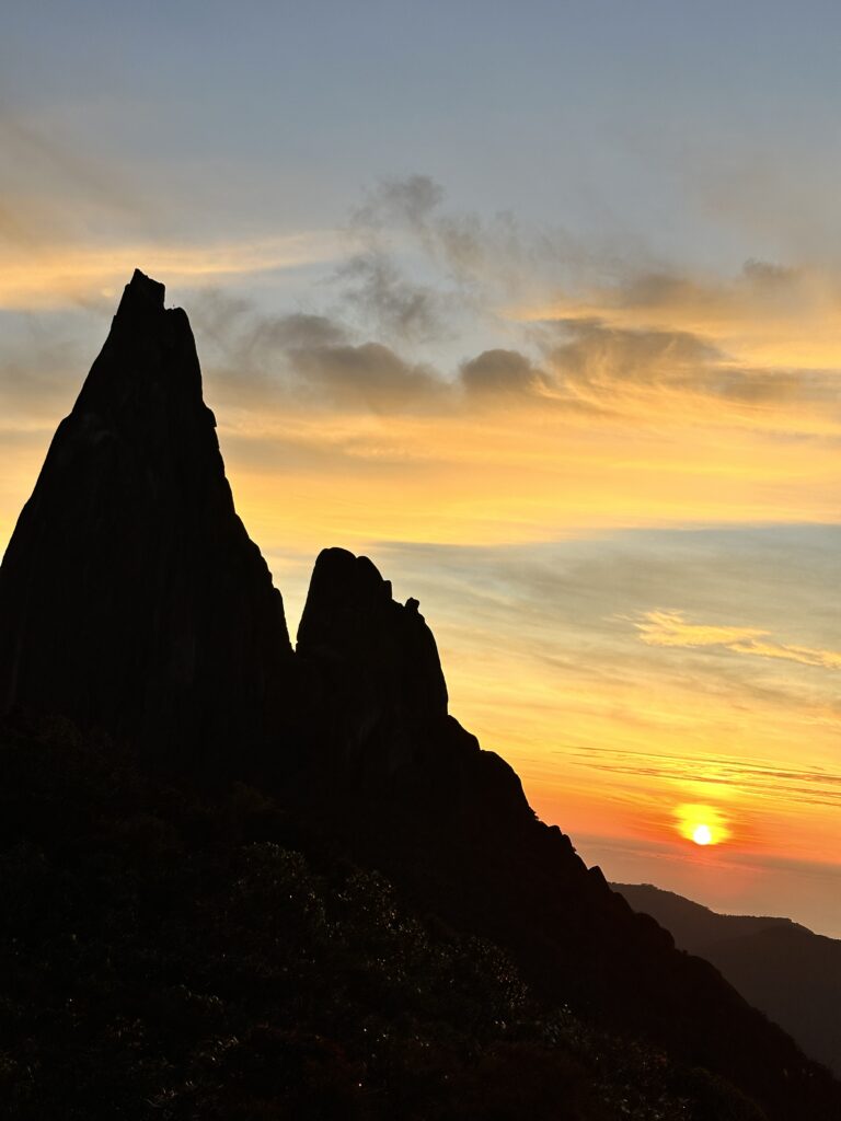 chinh phục đỉnh Chư Mư 